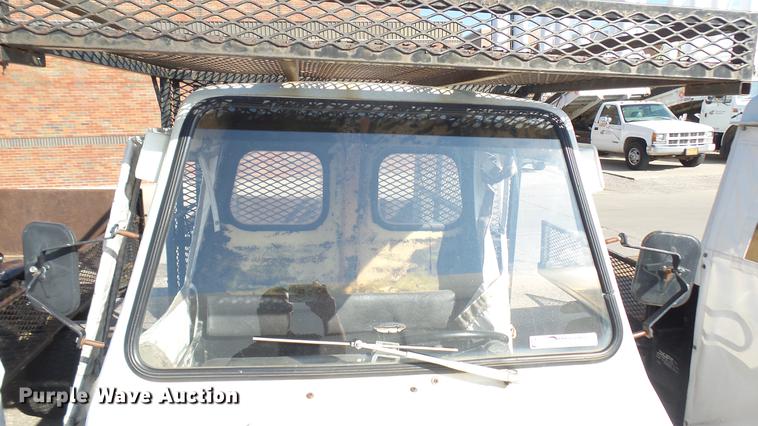 image for item DV9000 1989 Cushman utility vehicle