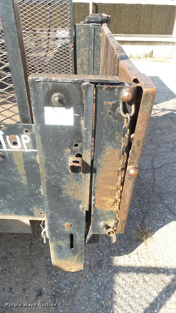 image for item DV9000 1989 Cushman utility vehicle