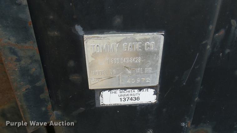 image for item DV9000 1989 Cushman utility vehicle