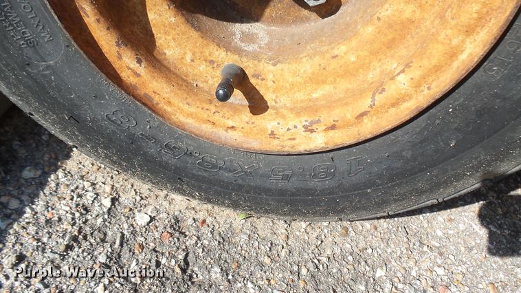 image for item DV9000 1989 Cushman utility vehicle