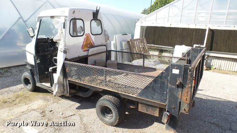 image for item DV9002 1989 Cushman utility vehicle