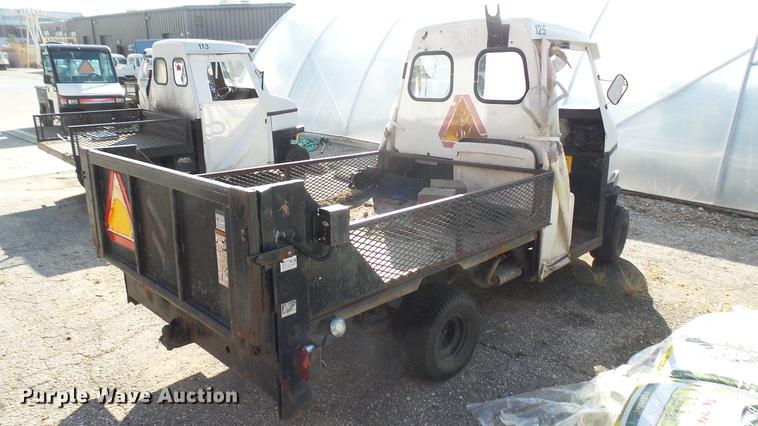 image for item DV9002 1989 Cushman utility vehicle