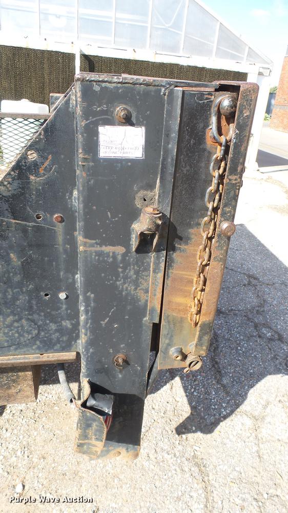 image for item DV9002 1989 Cushman utility vehicle