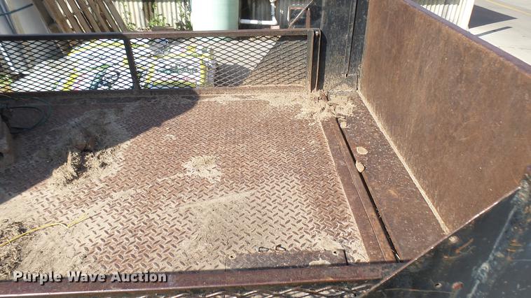 image for item DV9002 1989 Cushman utility vehicle