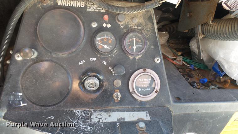 image for item DV9002 1989 Cushman utility vehicle