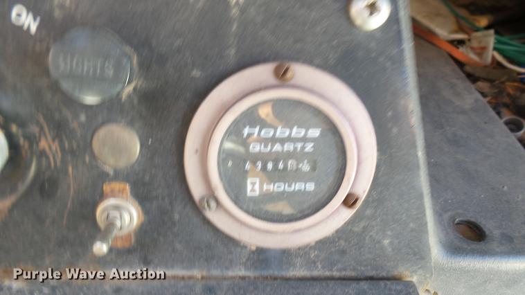 image for item DV9002 1989 Cushman utility vehicle