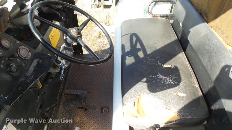 image for item DV9002 1989 Cushman utility vehicle
