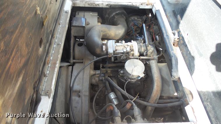 image for item DV9002 1989 Cushman utility vehicle