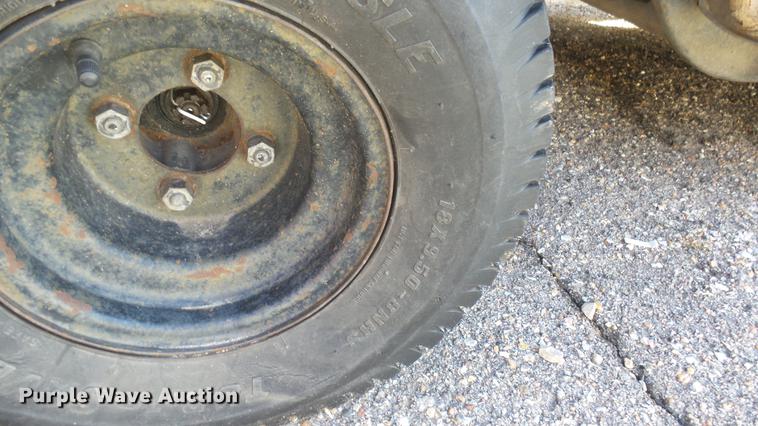 image for item DV9002 1989 Cushman utility vehicle