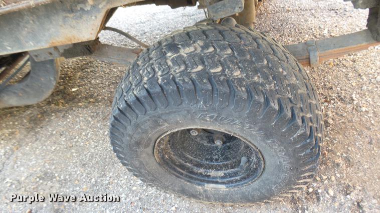 image for item DV9002 1989 Cushman utility vehicle