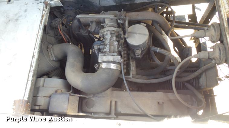 image for item DV9008 1989 Cushman utility vehicle