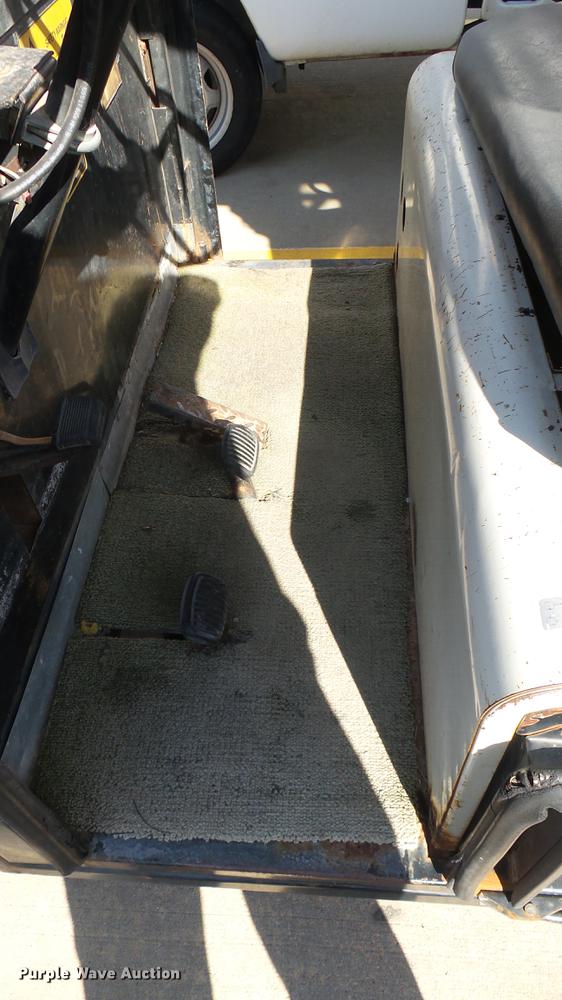 image for item DV9008 1989 Cushman utility vehicle