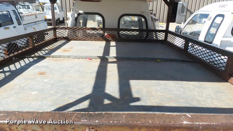 image for item DV9008 1989 Cushman utility vehicle