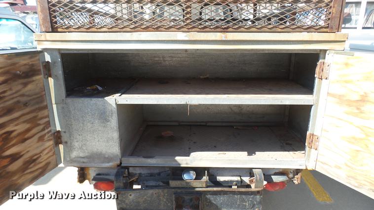 image for item DV9008 1989 Cushman utility vehicle