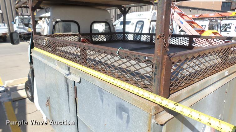 image for item DV9008 1989 Cushman utility vehicle