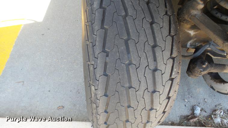 image for item DV9008 1989 Cushman utility vehicle