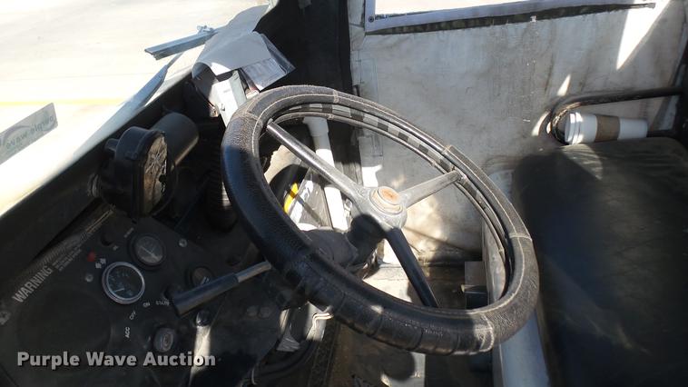 image for item DV9009 1989 Cushman utility vehicle