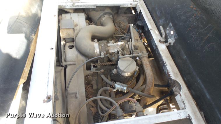 image for item DV9009 1989 Cushman utility vehicle