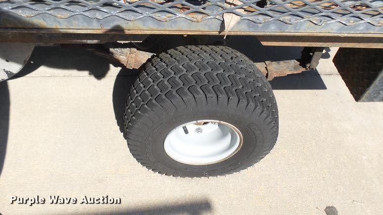 image for item DV9009 1989 Cushman utility vehicle