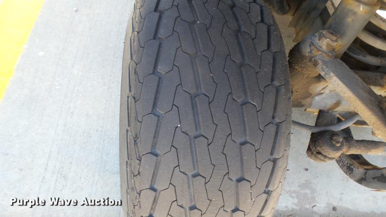 image for item DV9009 1989 Cushman utility vehicle