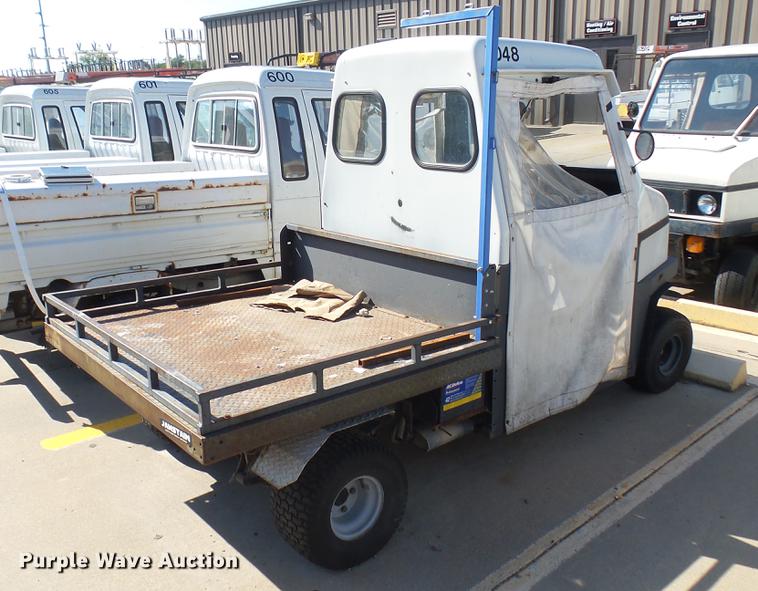 image for item DV9010 1988 Cushman utility vehicle