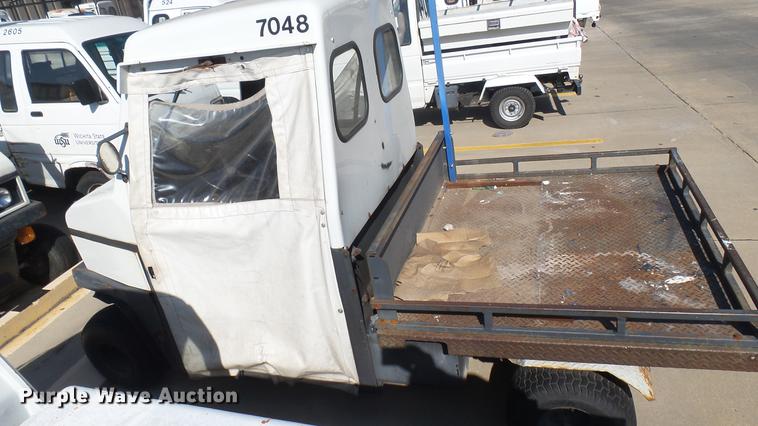 image for item DV9010 1988 Cushman utility vehicle