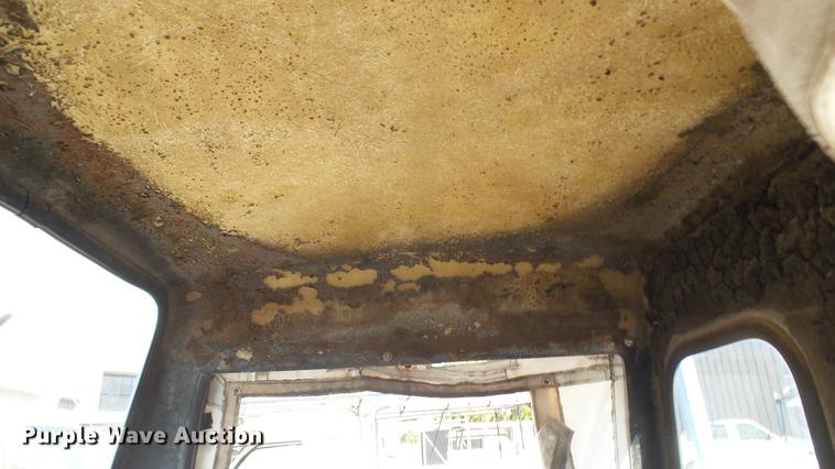 image for item DV9010 1988 Cushman utility vehicle