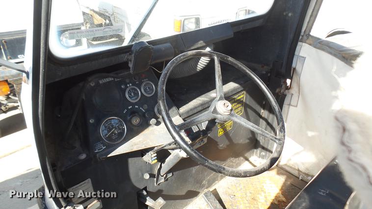 image for item DV9010 1988 Cushman utility vehicle