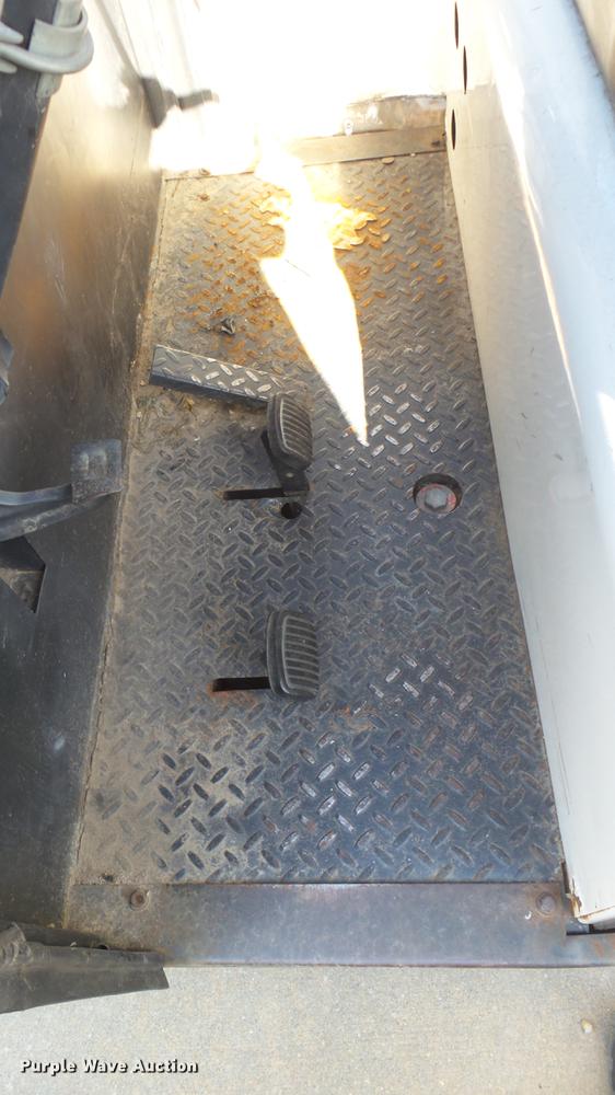 image for item DV9010 1988 Cushman utility vehicle