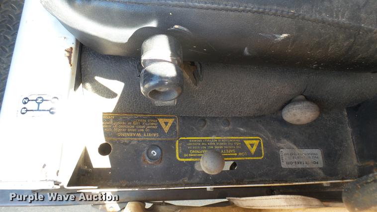 image for item DV9010 1988 Cushman utility vehicle