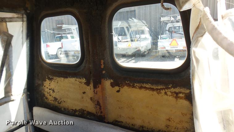 image for item DV9010 1988 Cushman utility vehicle