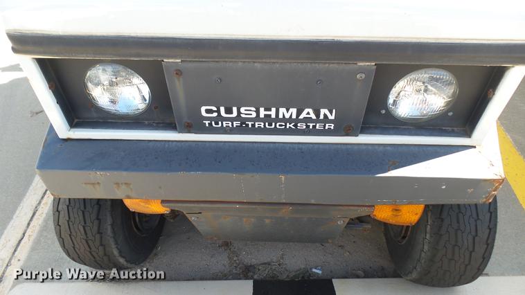 image for item DV9010 1988 Cushman utility vehicle