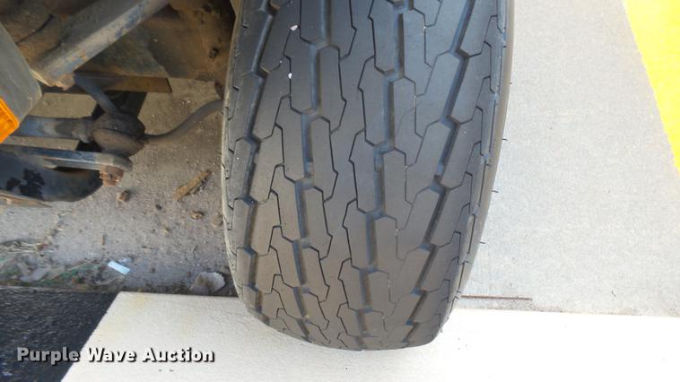 image for item DV9010 1988 Cushman utility vehicle