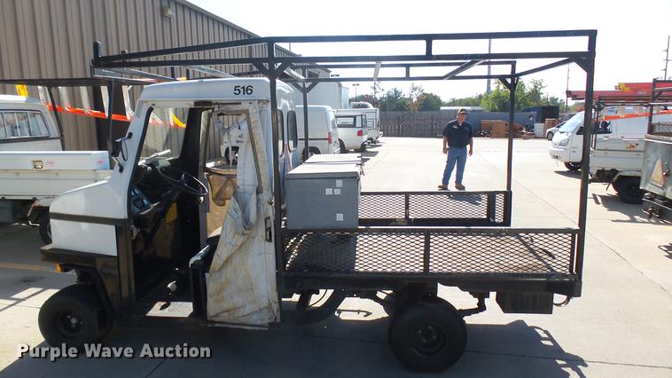 image for item DV9015 1989 Cushman utility vehicle