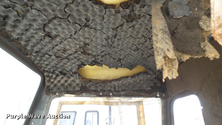 image for item DV9015 1989 Cushman utility vehicle