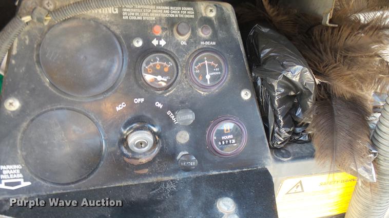 image for item DV9016 1989 Cushman utility vehicle