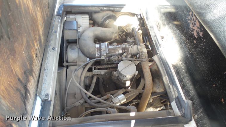 image for item DV9016 1989 Cushman utility vehicle