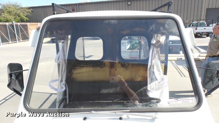 image for item DV9016 1989 Cushman utility vehicle