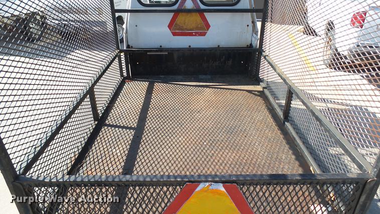 image for item DV9016 1989 Cushman utility vehicle