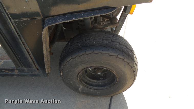 image for item DV9016 1989 Cushman utility vehicle