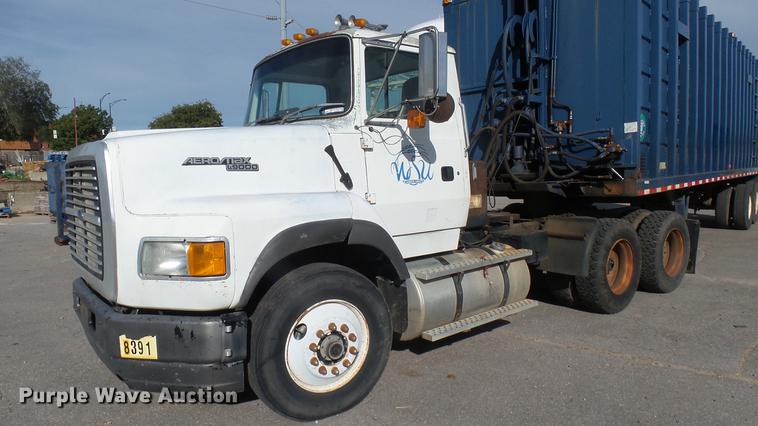 image for item DV9030 1993 Ford LTA9000 Aero Max 106 semi truck