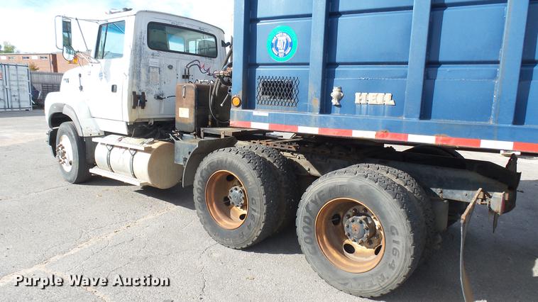 image for item DV9030 1993 Ford LTA9000 Aero Max 106 semi truck