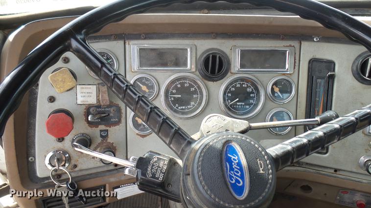 image for item DV9030 1993 Ford LTA9000 Aero Max 106 semi truck