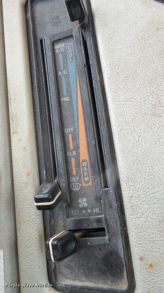 image for item DV9030 1993 Ford LTA9000 Aero Max 106 semi truck