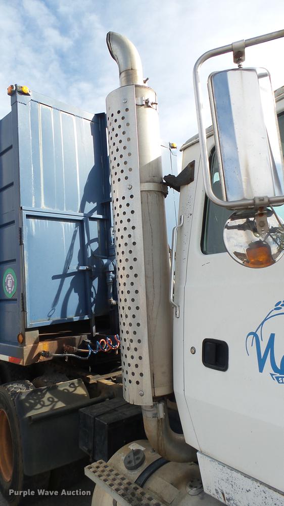 image for item DV9030 1993 Ford LTA9000 Aero Max 106 semi truck