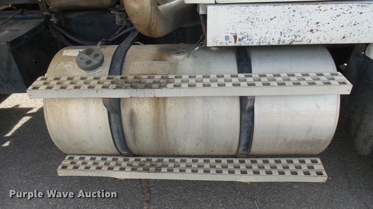 image for item DV9030 1993 Ford LTA9000 Aero Max 106 semi truck