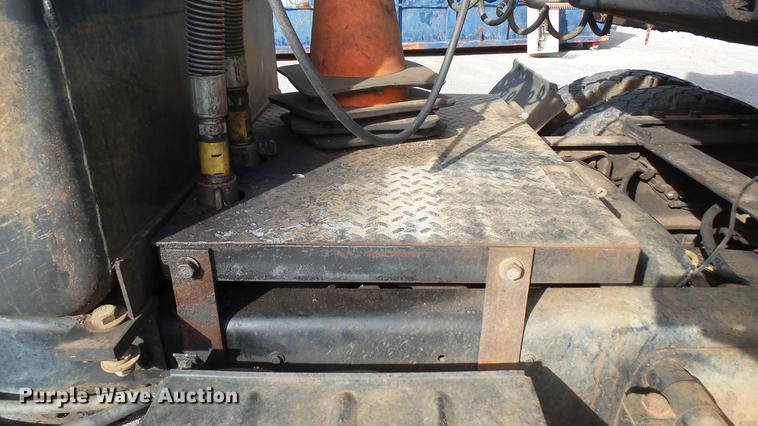 image for item DV9030 1993 Ford LTA9000 Aero Max 106 semi truck