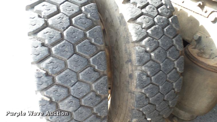 image for item DV9030 1993 Ford LTA9000 Aero Max 106 semi truck