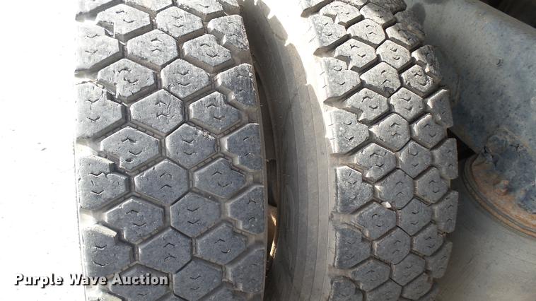 image for item DV9030 1993 Ford LTA9000 Aero Max 106 semi truck