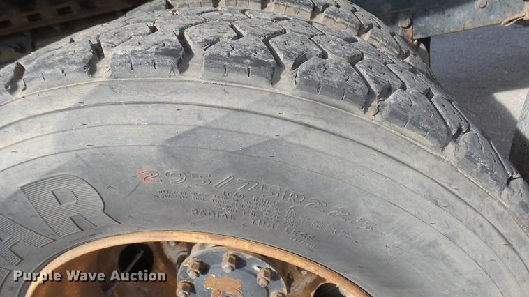 image for item DV9030 1993 Ford LTA9000 Aero Max 106 semi truck